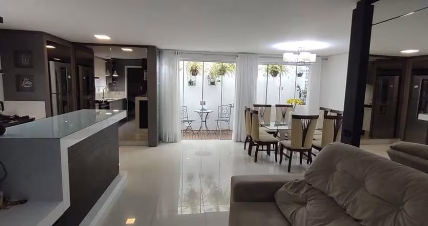 CASA RESIDENCIAL COM VIABILIDADE COMERCIAL