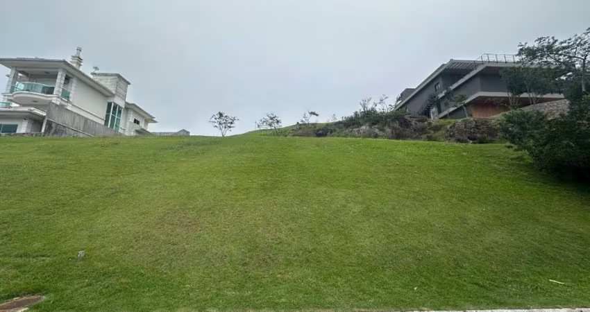 Terreno de 720.03m² no bairro Trindade