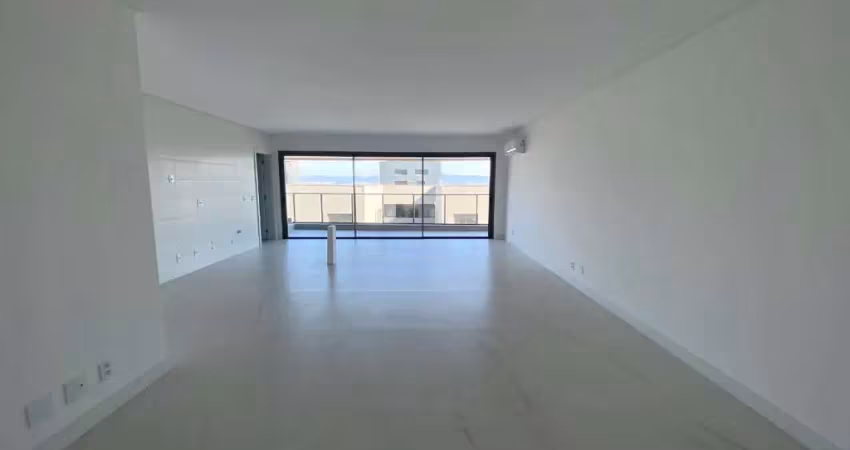 Apartamento Com  03 Suítes Em Cacupé.