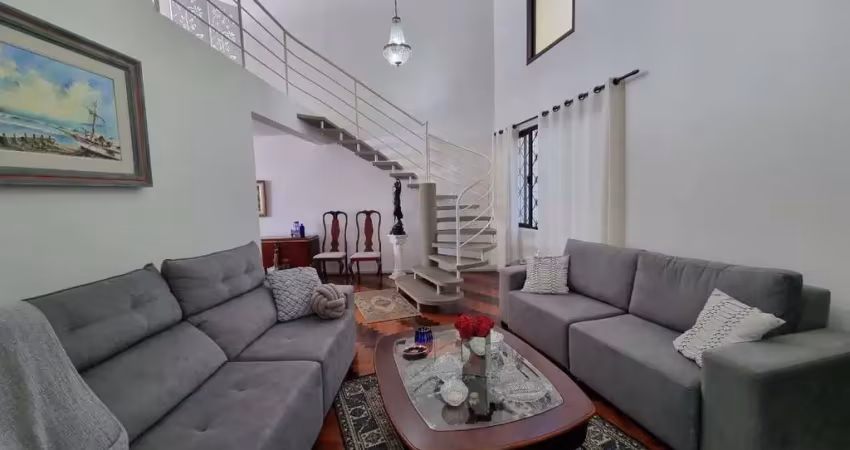 Casa de 220m² com 3 dorms 1 suíte no bairro Bom Abrigo