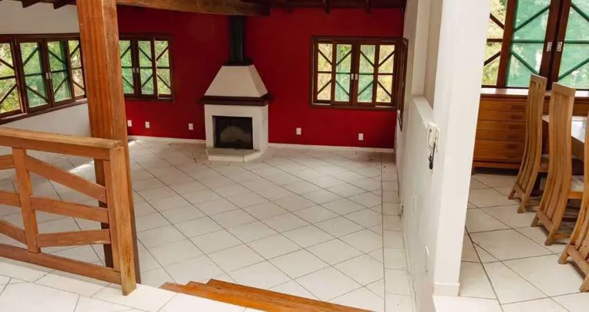 Casa com 4 suítes no bairro rio tavares, florianópolis.