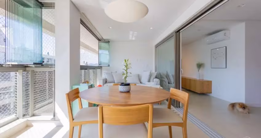 Duplex alto padrão com 4 suítes no bairro Jurerê