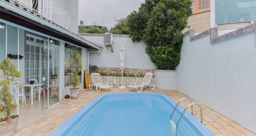Casa com 3 quartos sendo 1 suíte na Agronômica