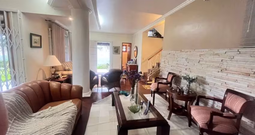 Casa com 3 quartos no bairro Trindade, Florianópolis.