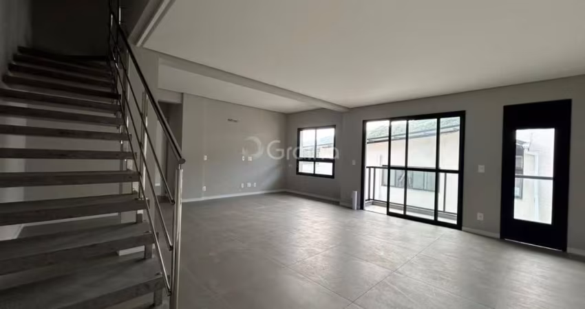 Apartamento Duplex de 133m² com 4 quartos sendo 1 suíte na Cachoeira do Bom Jesus