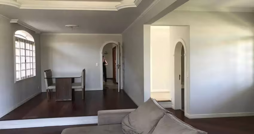 Casa Residencial de 333m² com 4 quartos no Jardim Atlântico