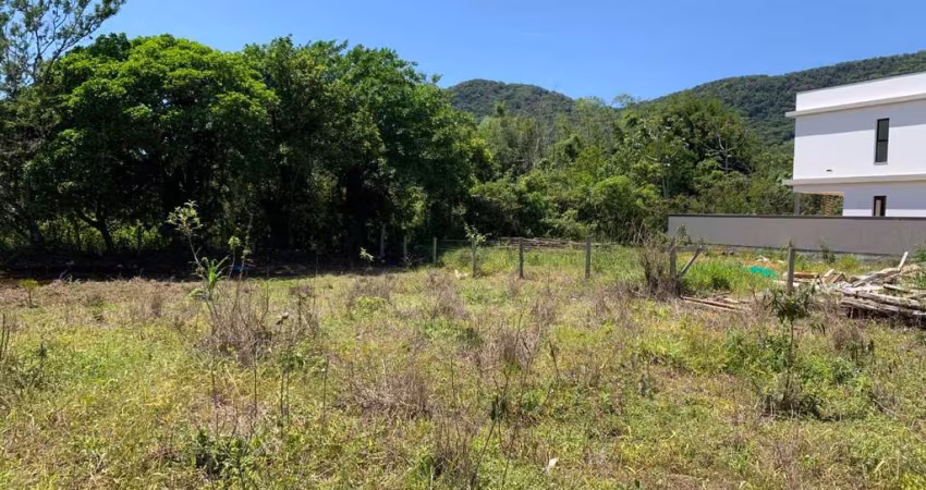 Excelente terreno com 461m no Ribeirão da ilha