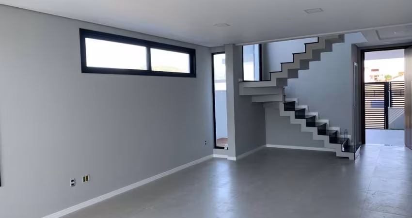 Incrível casa com 3 suítes no bairro Campeche