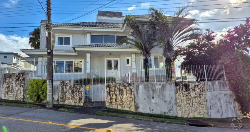 Casa 537m² com 5 quartos 1 sendo suite no bairro pedra branca