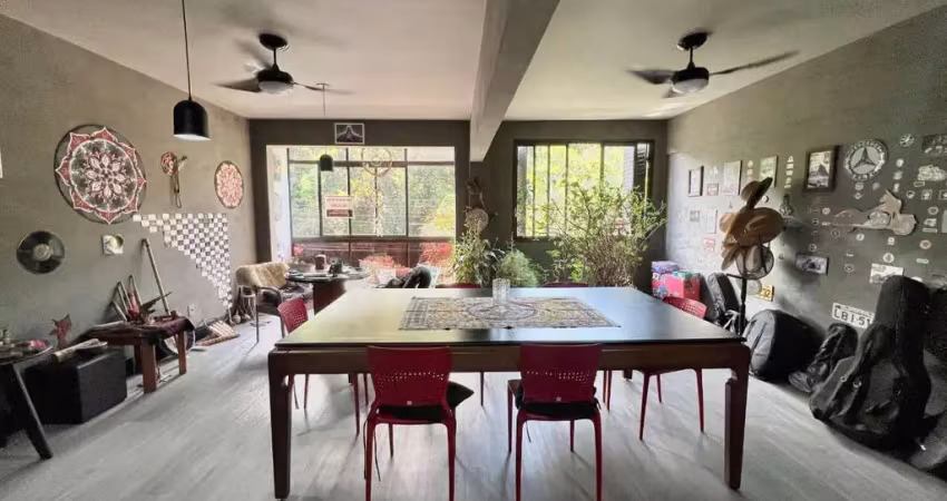 Apartamento com 2 quartos no bairro Coqueiros em Florianópolis