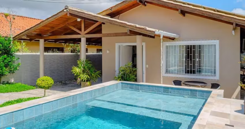 Casa Residencial de 200m² com 3 quartos no Córrego Grande