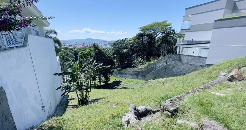 Terreno com 1024,2m² no Boque das Mansões