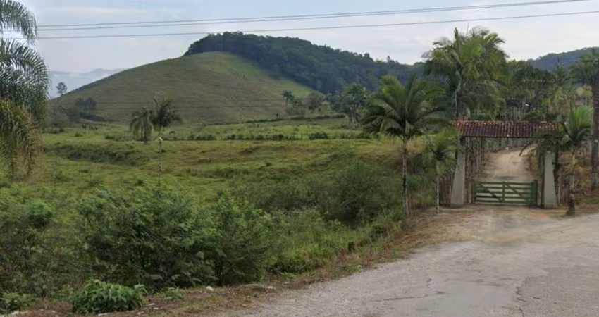 Terreno com 173.005,00m² na área industrial da BR 282 em Santo Amaro da Imperatriz