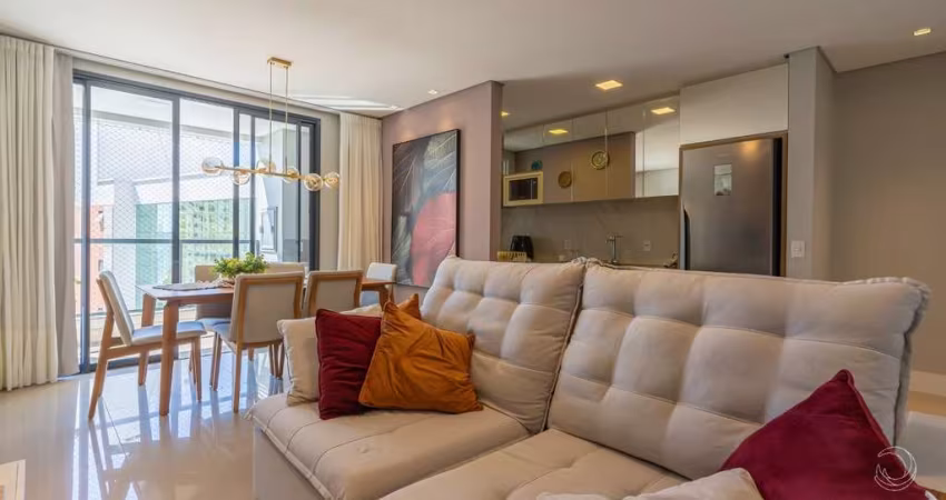 Apartamento com 87m² e 2 suítes na Agronômica