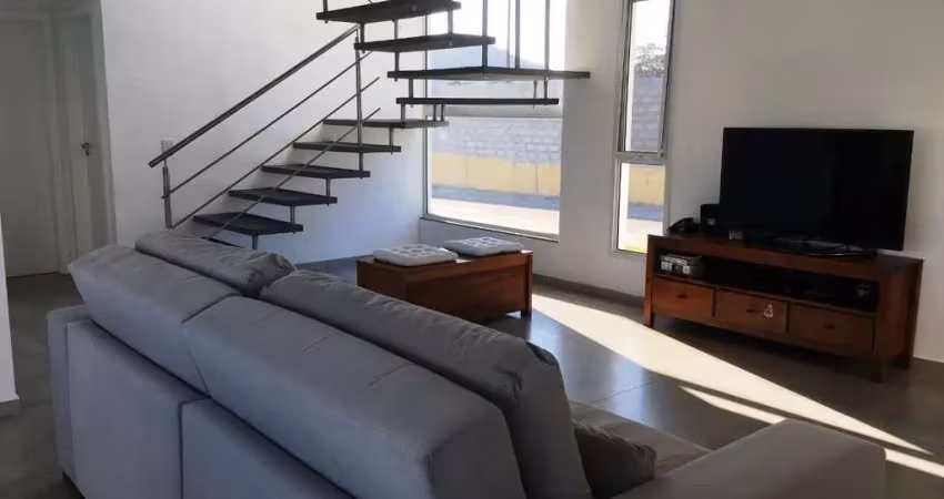 Casa em Condomínio Fechado com 4 quartos na Vargem Grande