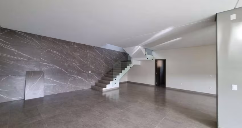 Casa com 360m² e 3 suítes no Córrego Grande