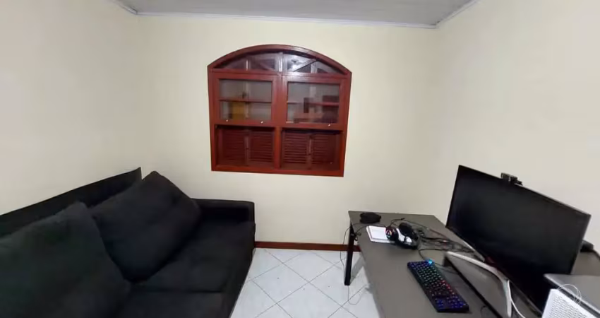 Casa Residencial de 302m² com 4 Quarto na Trindade