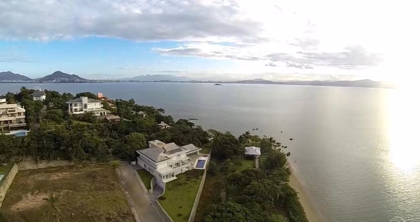 Terreno de 631,66m² no Cacupé