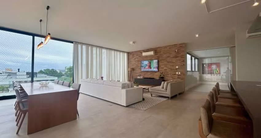 Casa Alto Padrão de 560,80m² com 6 suítes em Cacupé