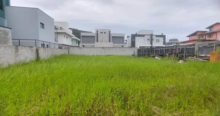 Terreno com 450,84 em loteamento planejado no Rio Tavares