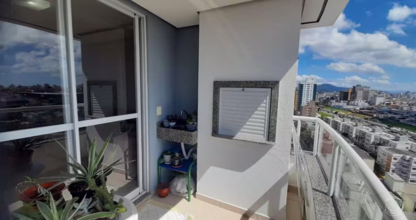 Apartamento de 3 quartos sendo 1 suíte no bairro Campinas em São José