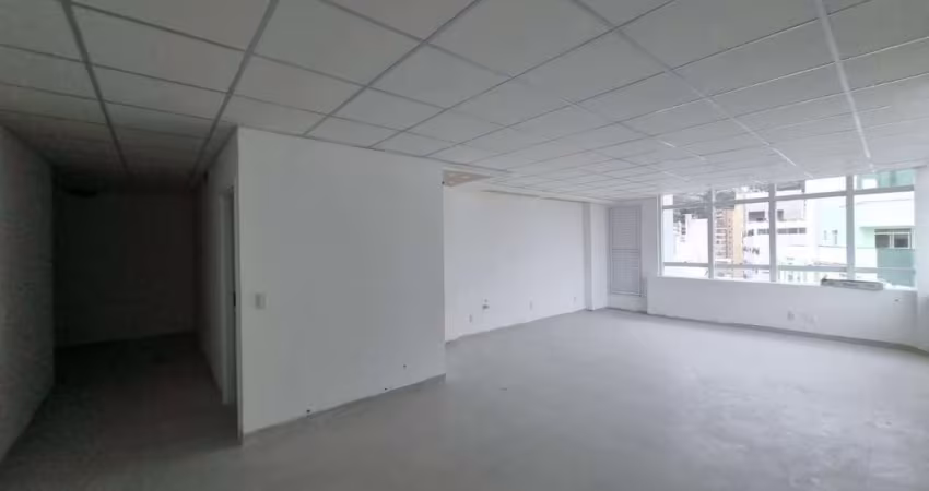 Sala comercial de 66m² no Centro
