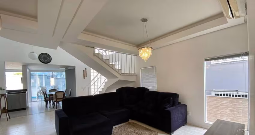 Casa de 292m² com 03 quartos sendo 1 suíte na Pedra Branca.,