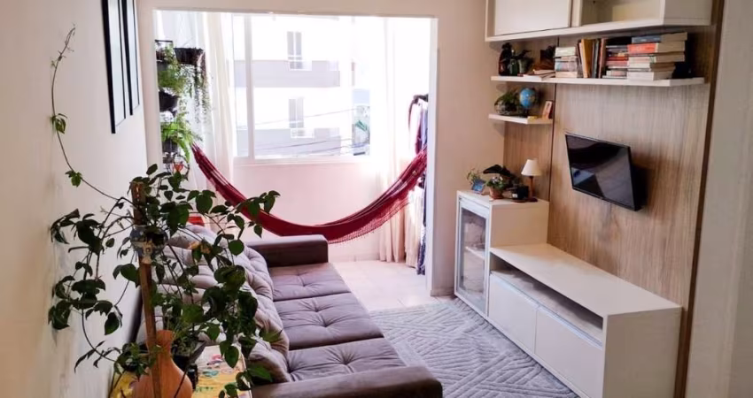 Apartamento de 2 dormitórios à venda na Carvoeira