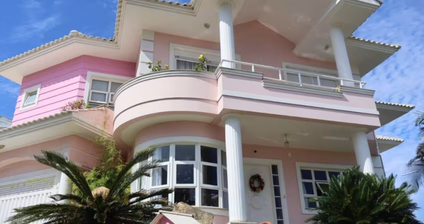 Casa alto padrão com 4 suítes no bairro Açores
