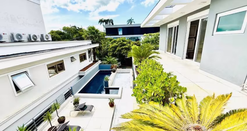 Casa em condomínio fechado com 4 quartos à venda na Rodovia Haroldo Soares Glavan, --, Cacupé, Florianópolis