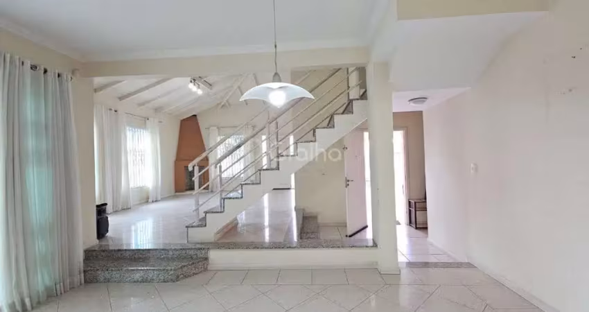 Casa de 256m² com 3 quartos sendo 1 suíte no Carianos