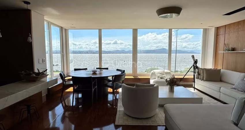Apartamento de 205m² com 3 suítes na Agronômica