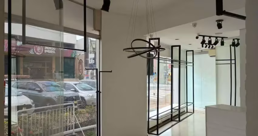 Loja 37m² Coqueiros na principal avenida da região