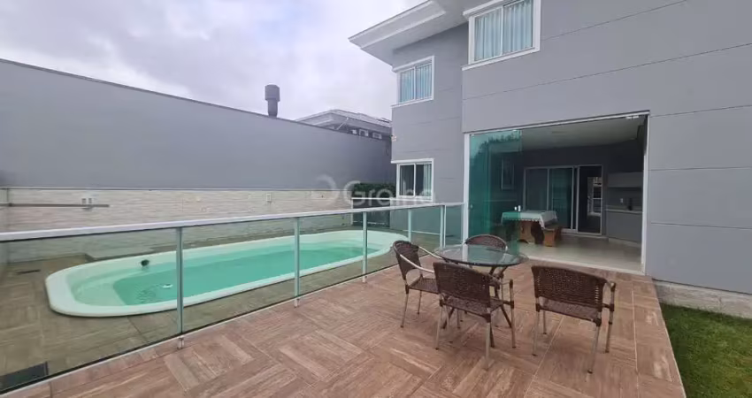 Casa mobiliada com 4 quartos sendo 3 suítes no bairro pedra branca