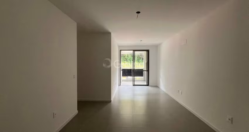 Apartamento de 70m² com 2 quartos sendo 1 suíte em Cacupé