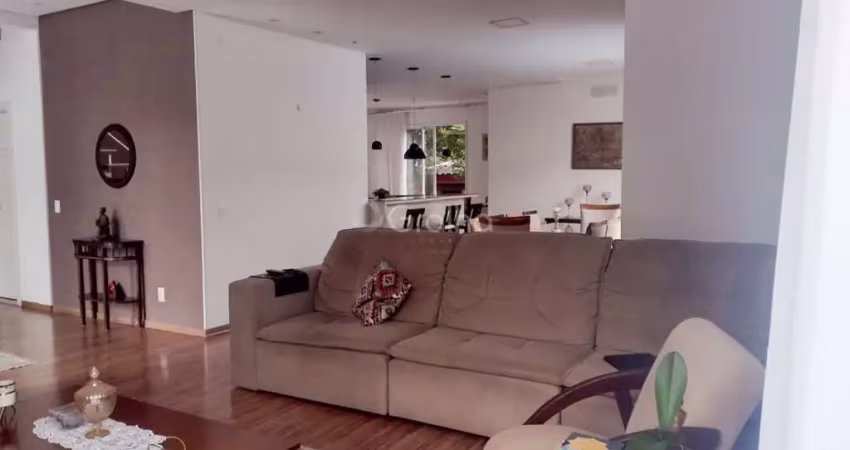 Casa de alto padrão com 3 suítes na Lagoa da Conceição, Florianópolis