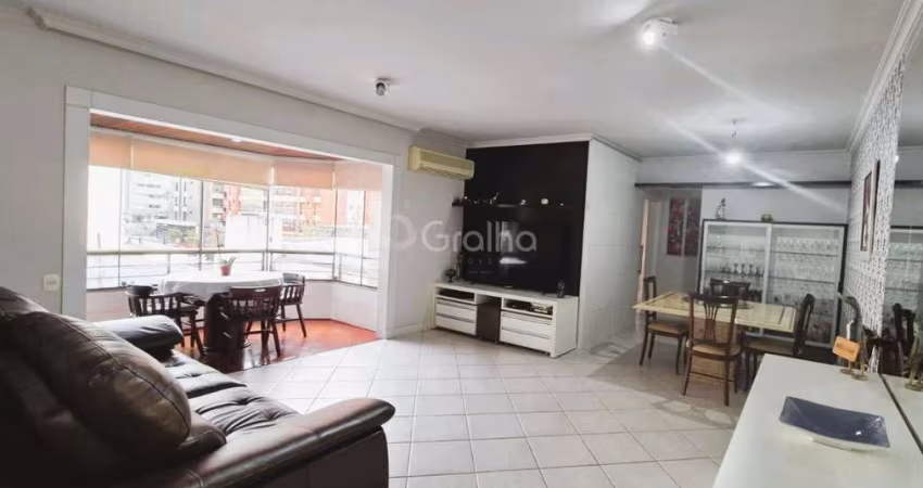 Apartamento de 131m² com 3 quartos no Centro