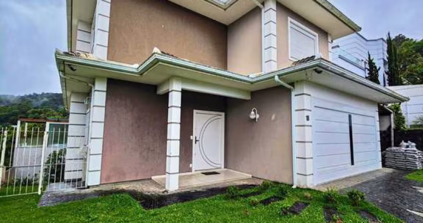 Casa com 4 quartos no bairro Córrego Grande