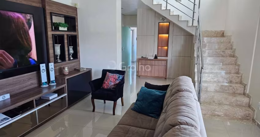 Casa Residencial de 237m² com 3 quartos em São José