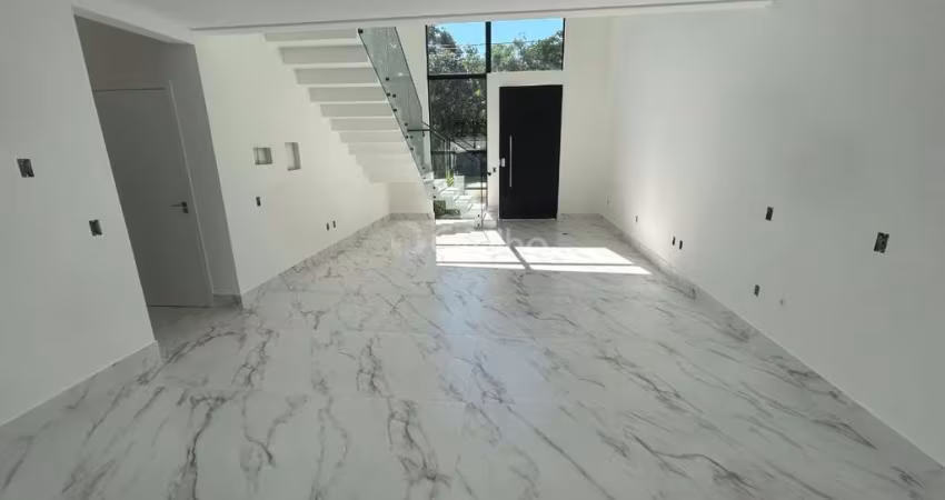 Casa com 4 quartos sendo 1 suíte no bairro Forquilhinhas, em São José/SC