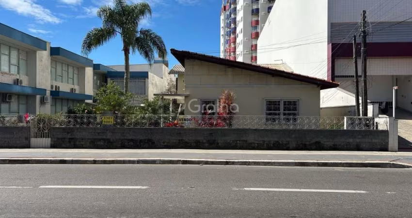 Terreno de 797m² no Centro de Palhoça
