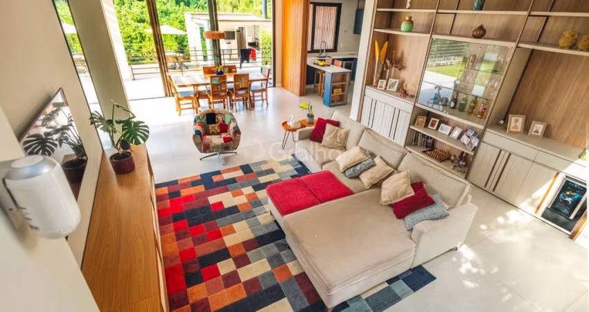 Casa com 4 quartos sendo 1 suíte no Rio Tavares