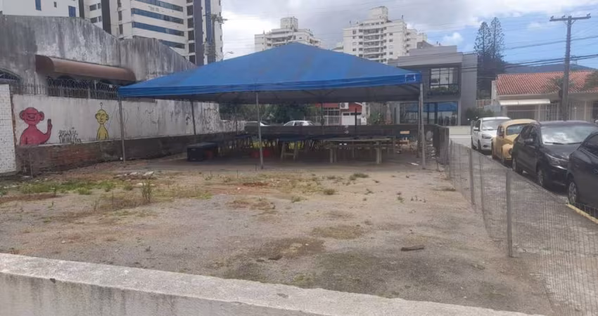 Terreno de 323 m² na Trindade