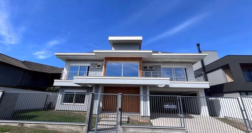 Casa com 4 quartos no bairro Campeche em Florianópolis - SC