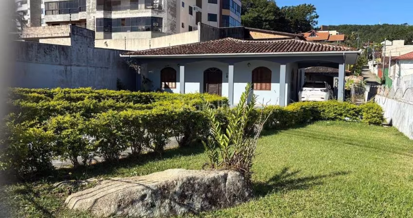 Terreno com 797m² no bairro João Paulo, Florianópolis