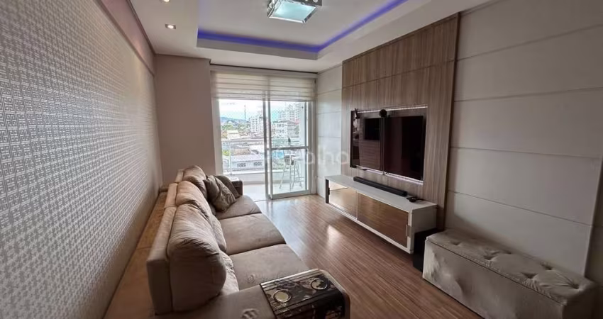 Apartamento de 68m² com 2 quartos sendo 1 suíte em Barreiros