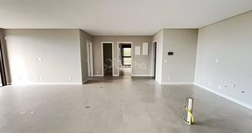 Apartamento de Alto Padrão com Vista Mar, 3 suítes, 148m² Privativos, em Jurerê, Florianópolis