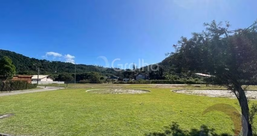 Terreno com 1.086 m² no bairro Canasvieiras