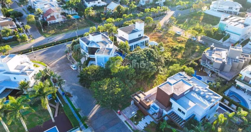 Terreno com 600m² em Jurerê Internacional, Florianópolis