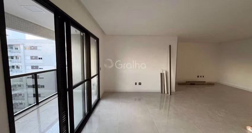 Apartamento de 135 m² com 3 quartos sendo 3 suítes no bairro Kobrasol